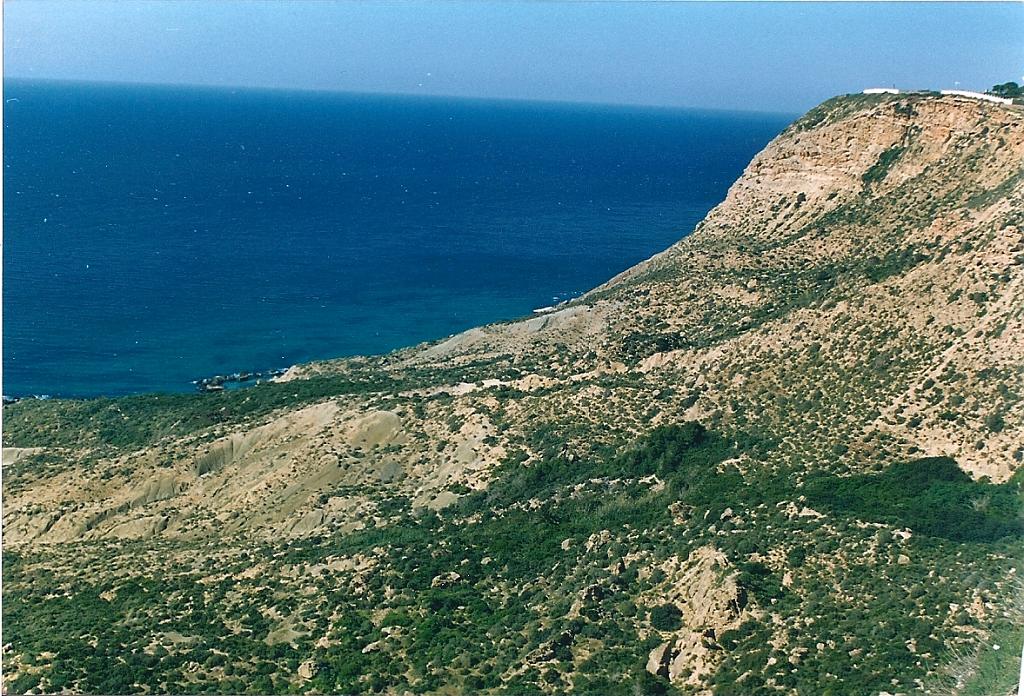 ORANIE 2004 LES FALAISES DE CANASTEL PAR GUY OLIVIER.jpg